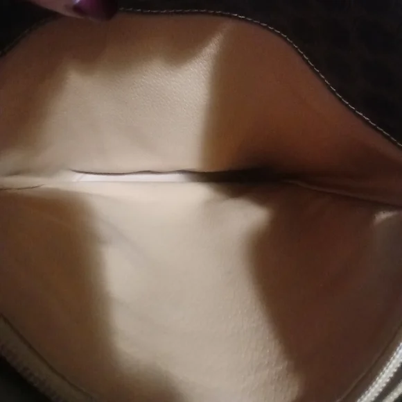 CELINE Vintage Bucket Bag - Picture 7 of 12